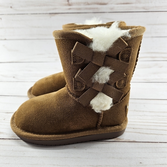 Koolaburra UGG Victoria Toddler Girls Size 7 Chestnut Suede Sheepskin Short Boot - Picture 1 of 11